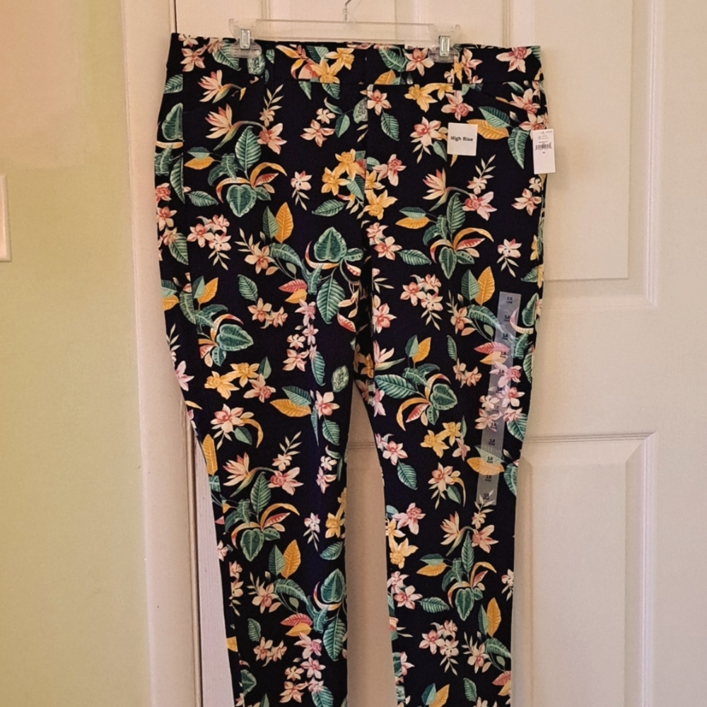 NWT Old Navy pixie pants